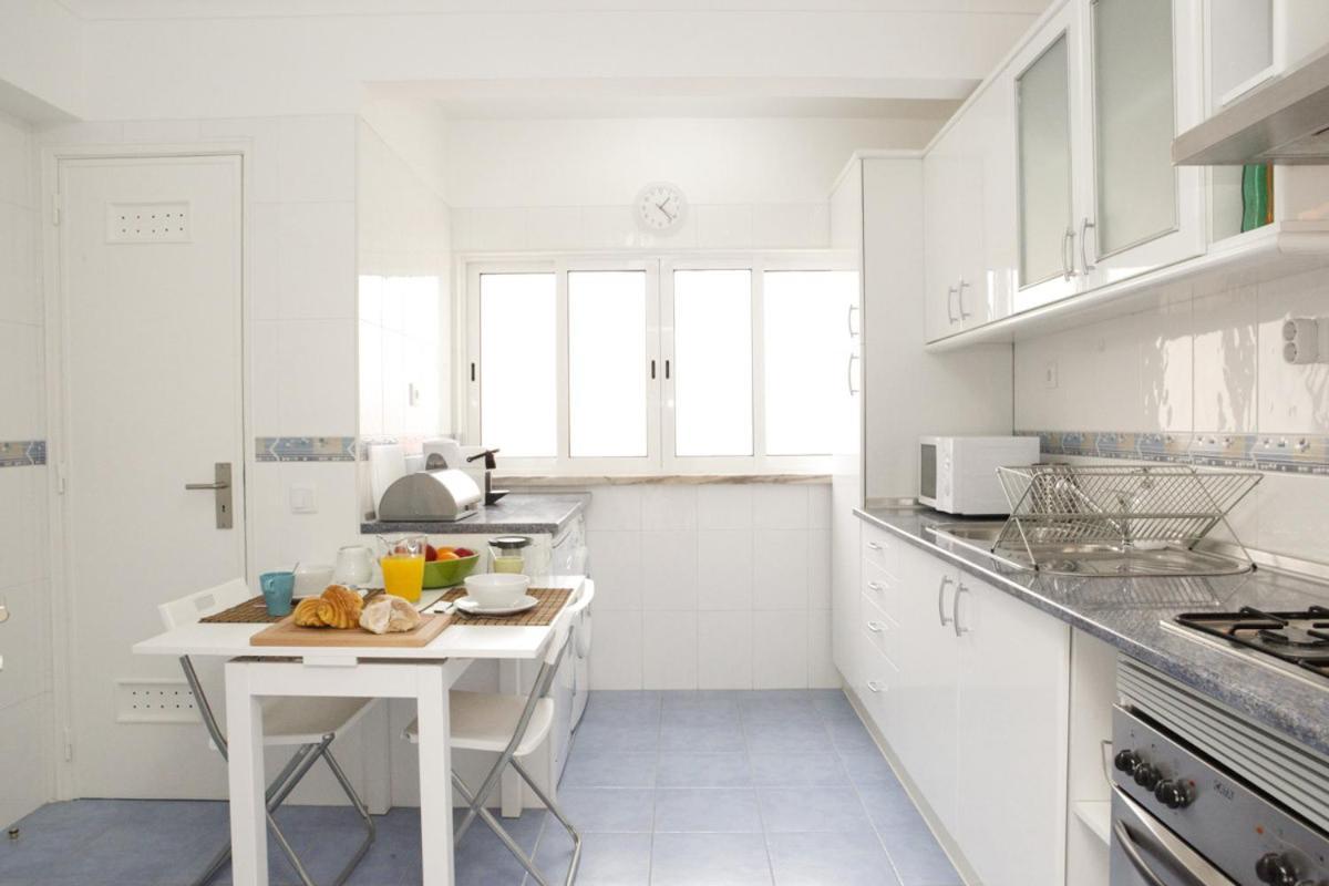 Family Central Apartment In São Pedro do Estoril Екстериор снимка