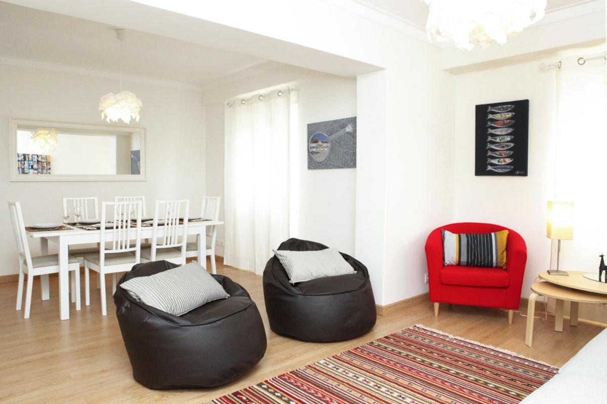 Family Central Apartment In São Pedro do Estoril Екстериор снимка