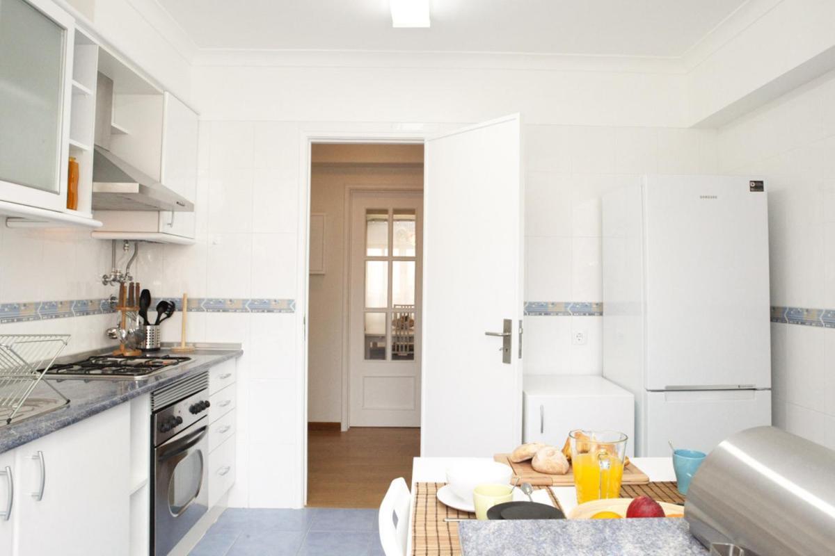 Family Central Apartment In São Pedro do Estoril Екстериор снимка