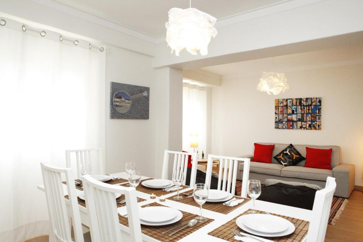 Family Central Apartment In São Pedro do Estoril Екстериор снимка
